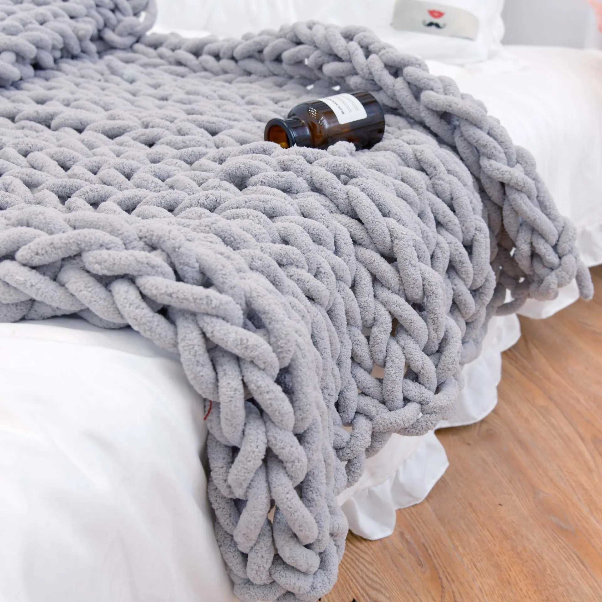high quality Fashion Hand Chenille Knitted Wool Blanket Thick Yarn Sofa Quilt Office Wearable Comforter Winter Blankets T250620