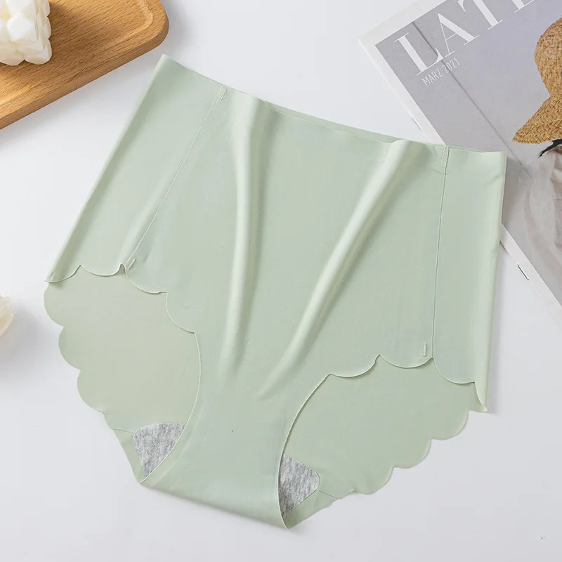 1pcs Panties Female Plus Size Underwear Ice Silk Solid Color Ladies Seamless Underpant Girl Briefs Breathable Sexy Panty 250609
