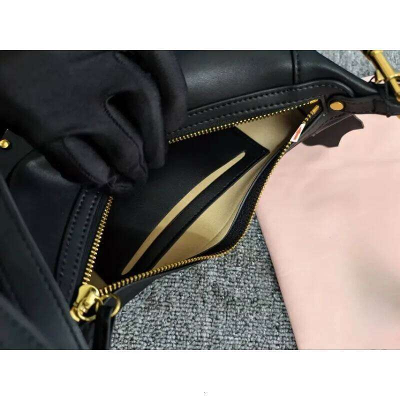 Popular Moon Classic Fashion Rivet Retro Single Shoulder Handbag Diagonal Cross Bag