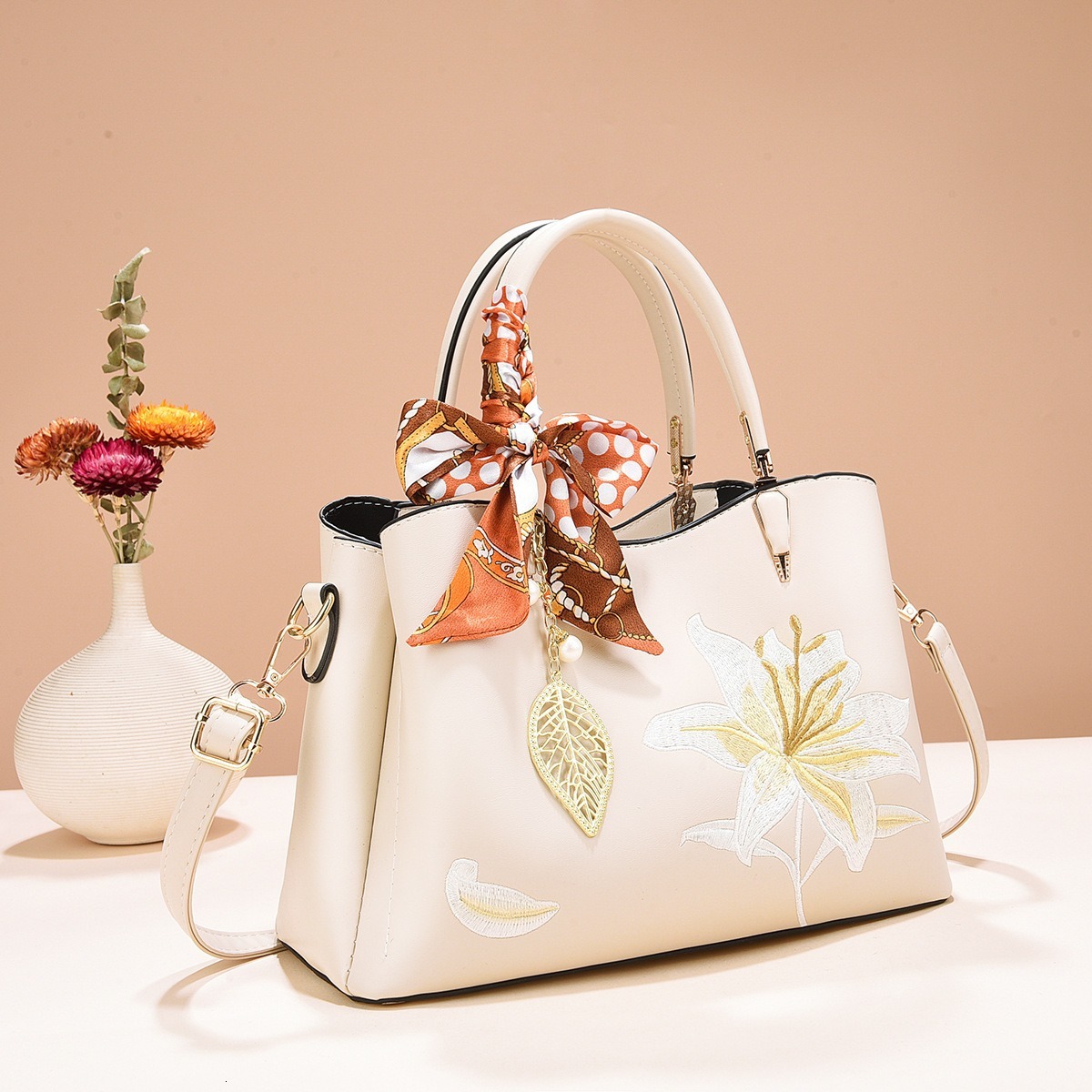 Free Shipping 2025 New Designer Bag High-end Solid Color Chinese Pendant Chinese Embroidery Women's Handbag Fashionable High-quality Shopping Bag
