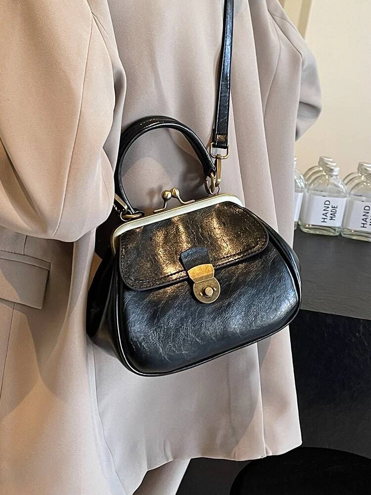 DHSM Women's New High Quality Texture Crossbody Bag Autumn Winter Retro Versatile Single Shoulder Fashion Trend PU Solid Handbag