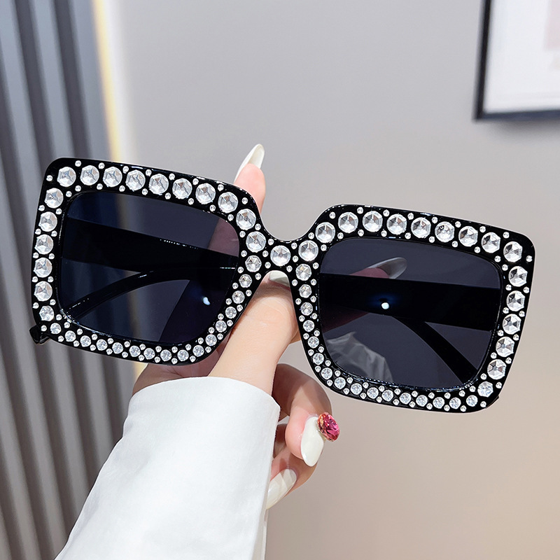 Womens High-End Diamond-Studded Sun Protection Sunglasses Trendy Street Style Fashionable UV Protection Glasses for Travel Moissanite sunglasses