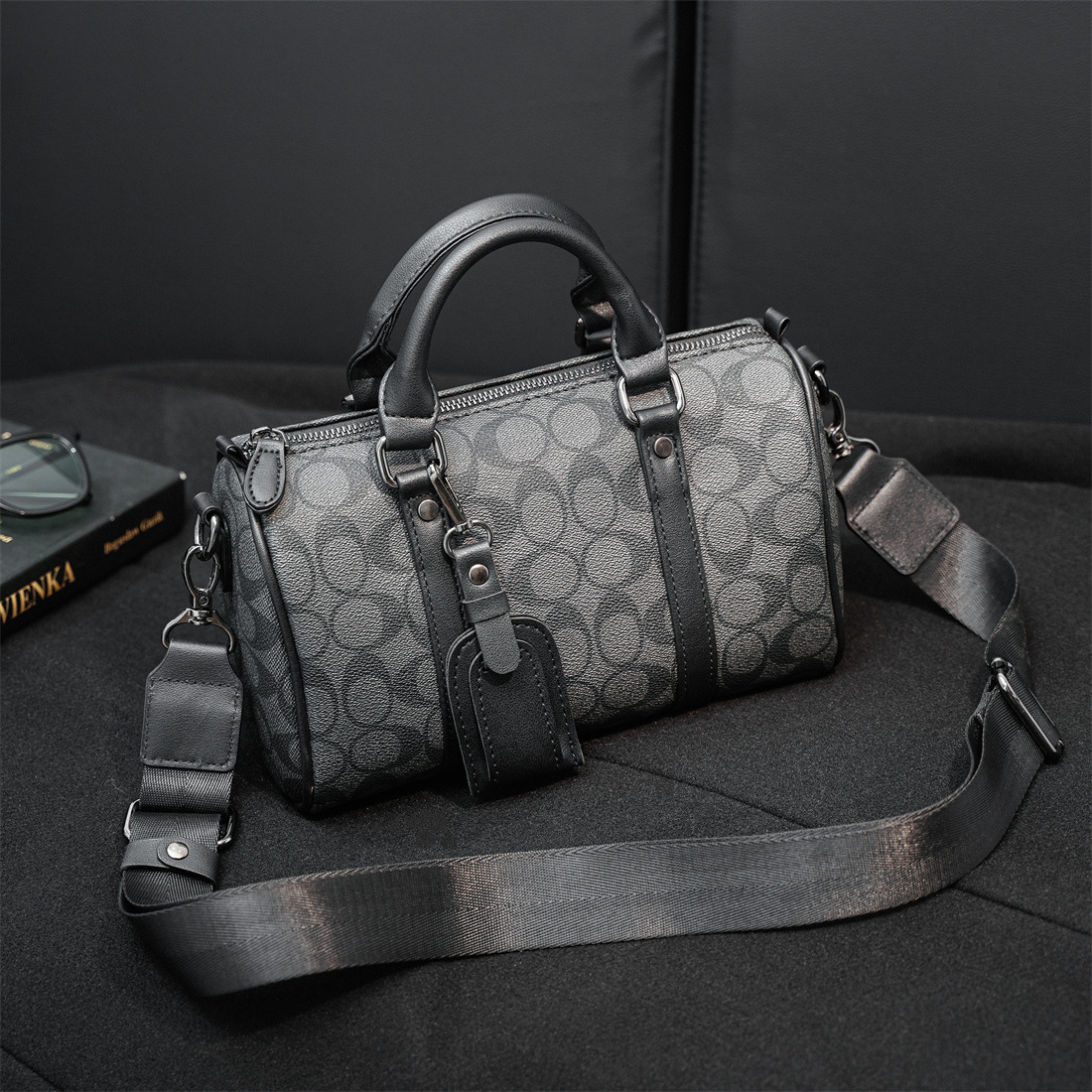 hot Free shipping designer cross body for Men Handbag casual versatile shoulder bag street outdoorcouple shoulder bag travel bag