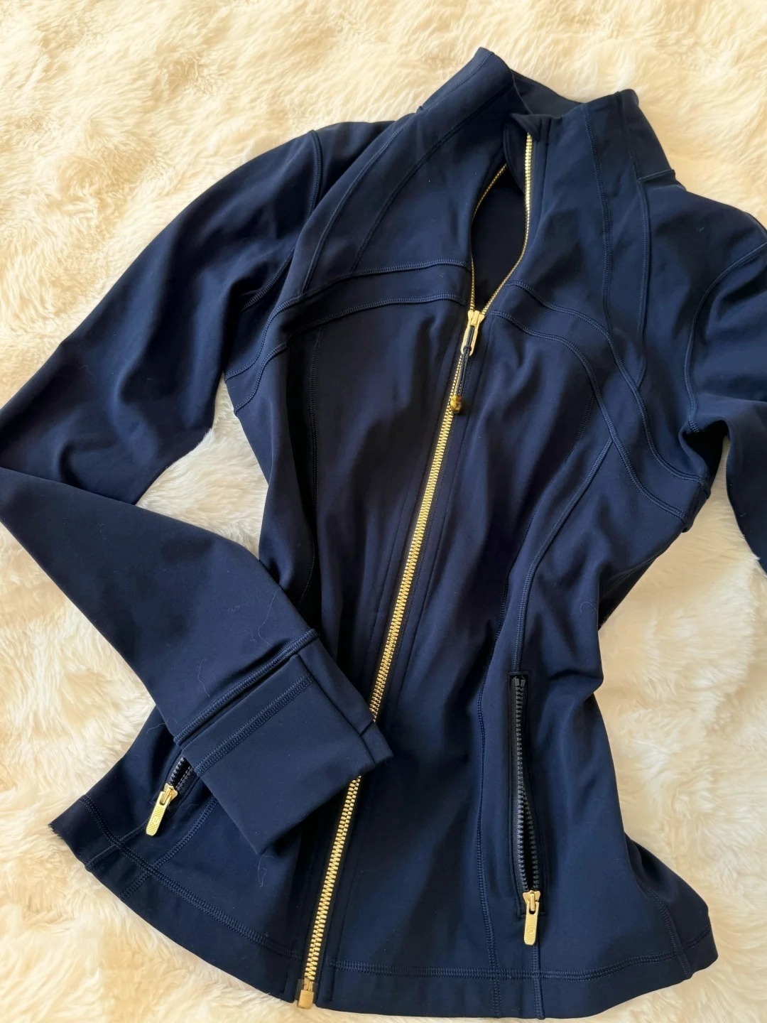 Women's Long Sleeve Yoga Jacket with Gold Zipper for Spring & Summer - Slim Fit Sports Coat