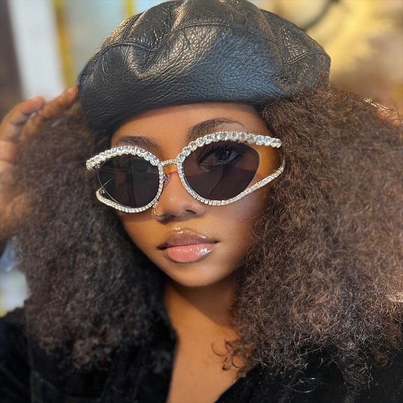 2025 new diamond studded hollow out Y2K cat eye sunglasses ins sunglasses fashionable and personalized womens sunglasses trend