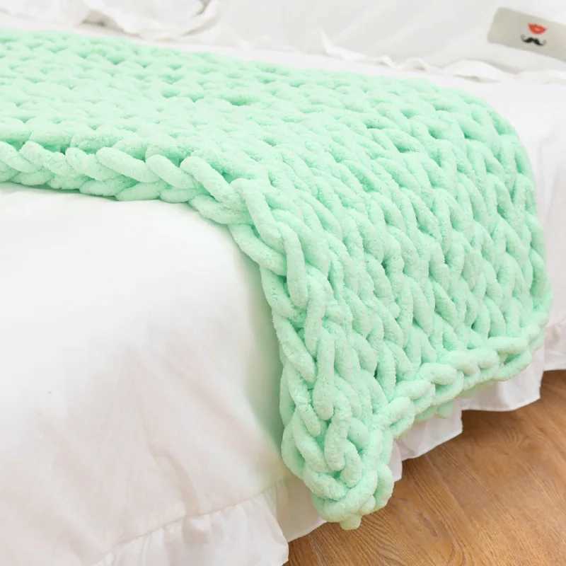 high quality Fashion Hand Chenille Knitted Wool Blanket Thick Yarn Sofa Quilt Office Wearable Comforter Winter Blankets T250620
