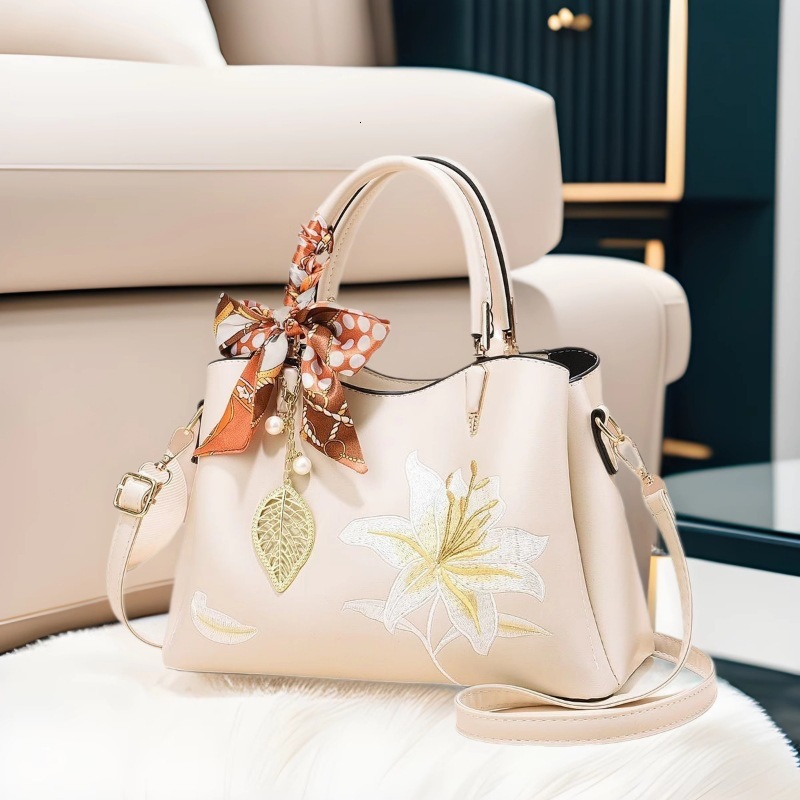 Free Shipping 2025 New Designer Bag High-end Solid Color Chinese Pendant Chinese Embroidery Women's Handbag Fashionable High-quality Shopping Bag