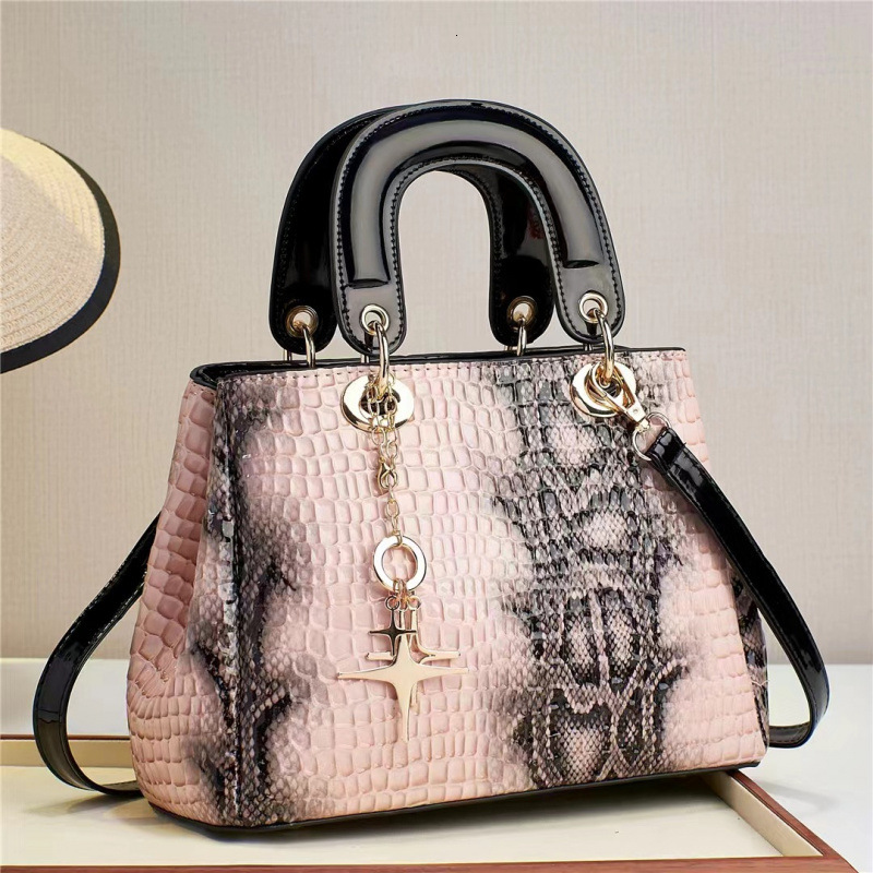 Free Shipping 2025 New Designer Bag High-end Luxury Snake Pattern Multi-color Multifunctional Women's Handbag Fashion Boutique Shopping Bag