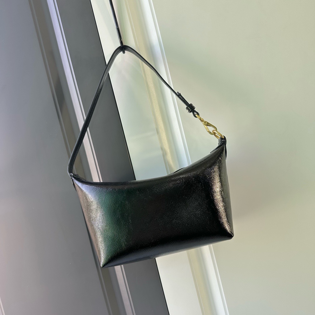 5NE581 New Commuter… - image