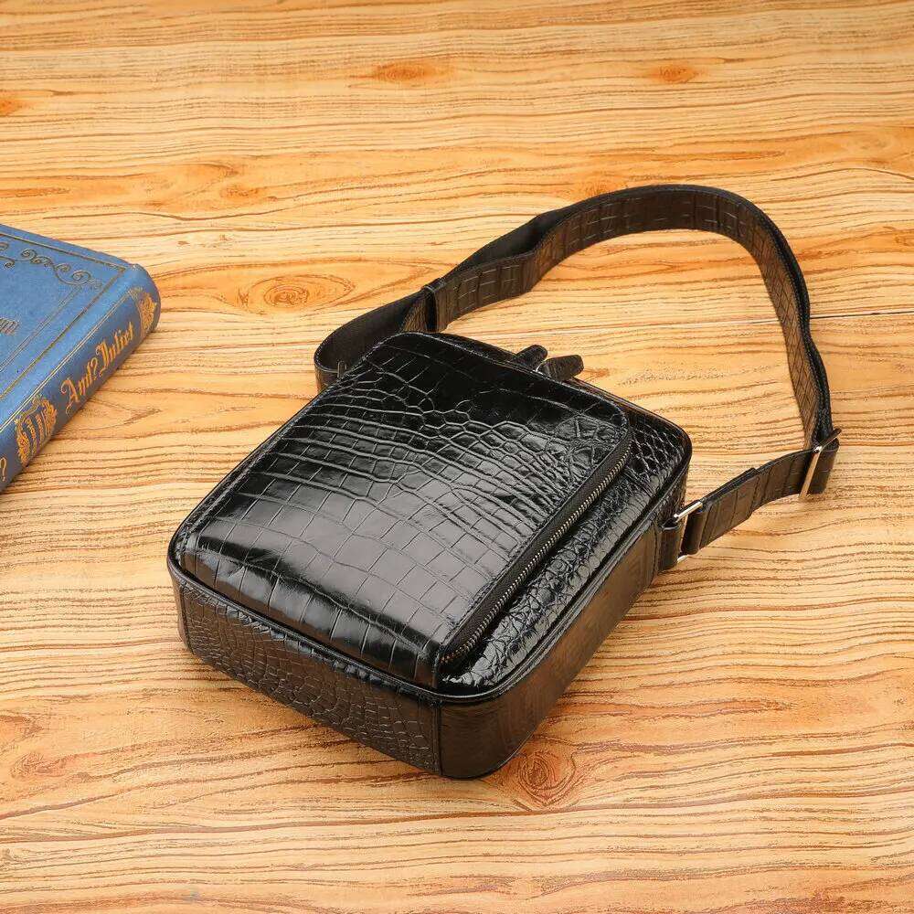 2024 New Fashion Crocodile Leather Men's Crossbody Business Leisure Outdoor Travel Large Capacity Shoulder Bag 45