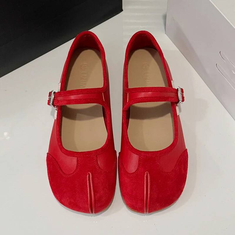 2025 Summer New Women's Shoes Flat Shoes Women's Casual Sandals Women's Summer Trend Ballet Shaped Women's Shoes Splicing Simple S