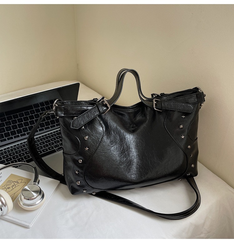 Free shipping designer Relaxed Feel Bag for Women Patchwork 2025 New Trendy Fashion Oil Leather Handbag Large Capacity Retro Commuter Shoulder Bag