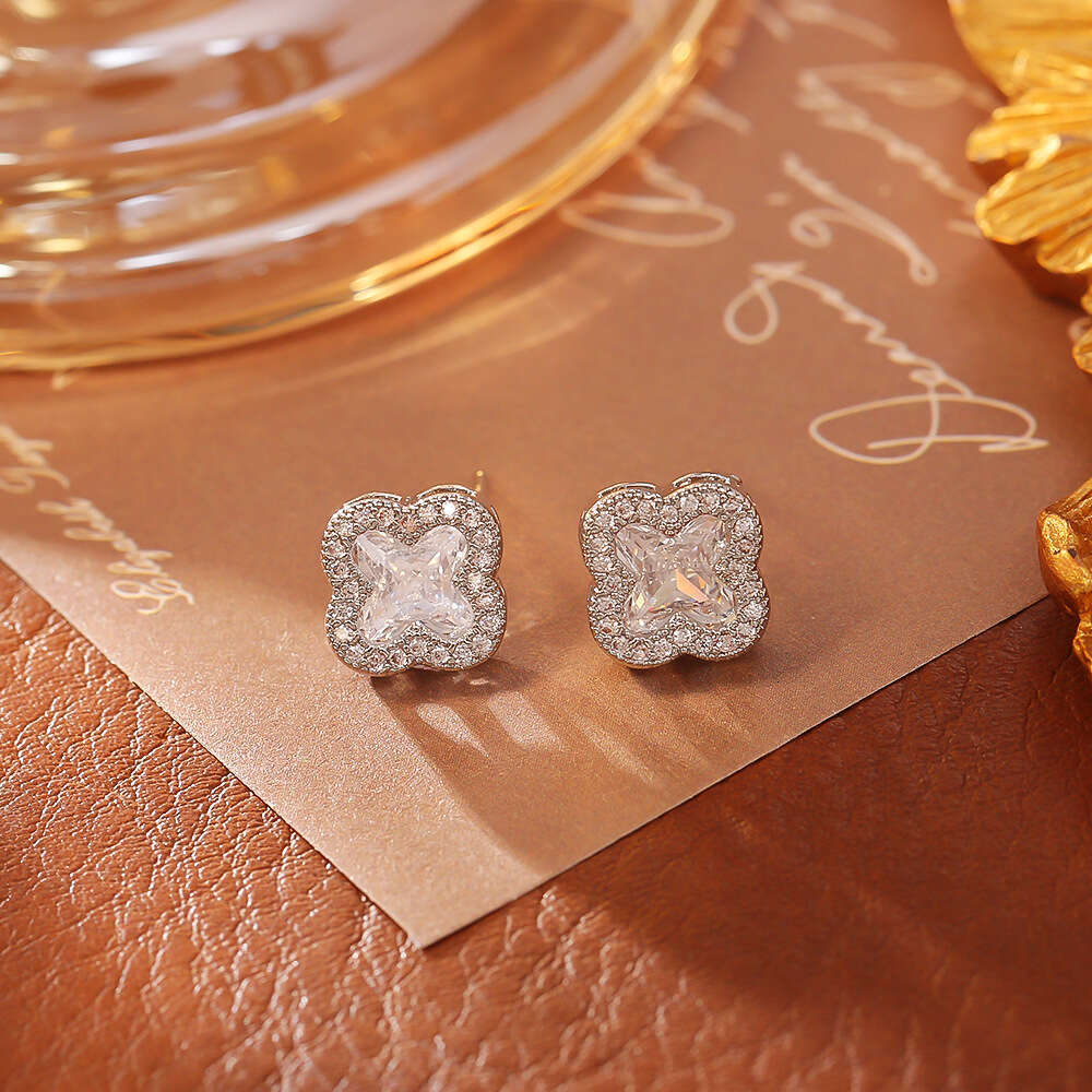 designer Exquisite Colorful Zircon Clover Fashion High-end Daily Versatile Temperament Sweet Cool Style Earrings