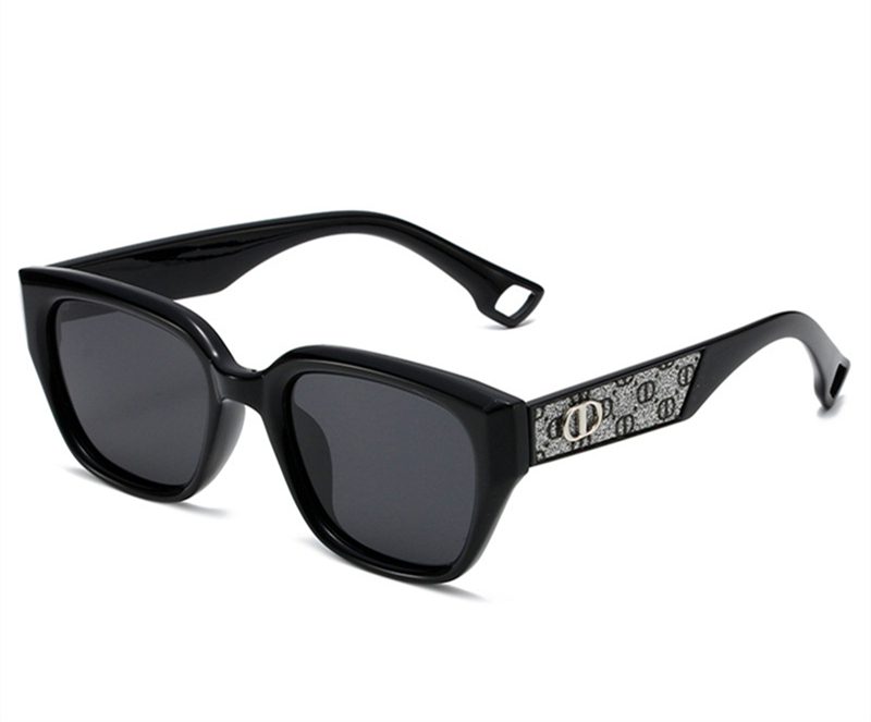 free shipping designer Sunglasses for woman and men Anti-UV daily outdoor Fashion Rectangle white black beach Adumbral