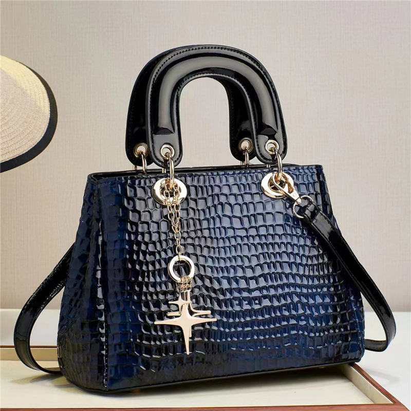 Free Shipping 2025 New Designer Bag High-end Luxury Snake Pattern Multi-color Multifunctional Women's Handbag Fashion Boutique Shopping Bag