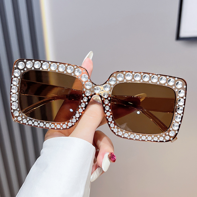 Womens High-End Diamond-Studded Sun Protection Sunglasses Trendy Street Style Fashionable UV Protection Glasses for Travel Moissanite sunglasses