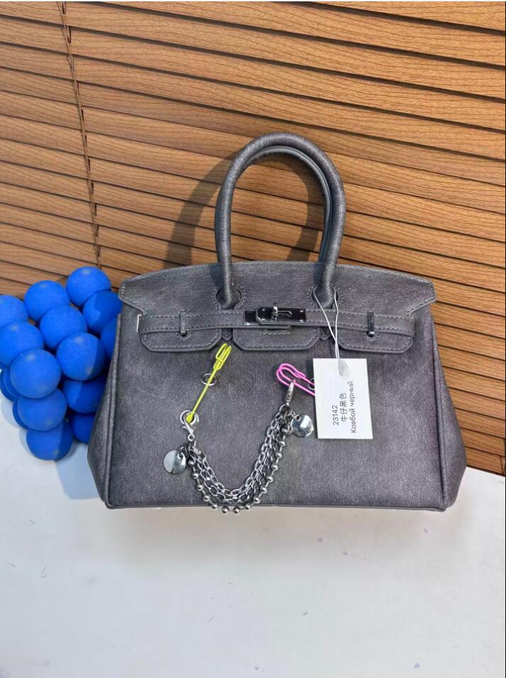 Luxurys Designers Bags Shoulder Bag Mini Handbags Pochette Accessories Crossbody Wallet Womens Purses Card Holder Messenger Purse t12