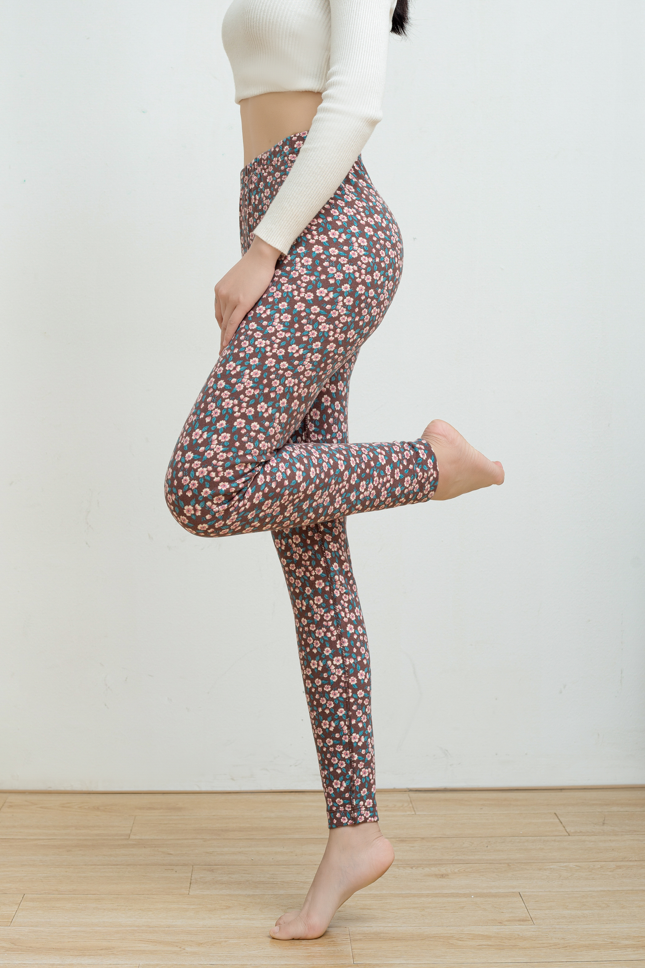 Gentle floral style wool silk floral trousers High waist thin Comfortable and good to wear