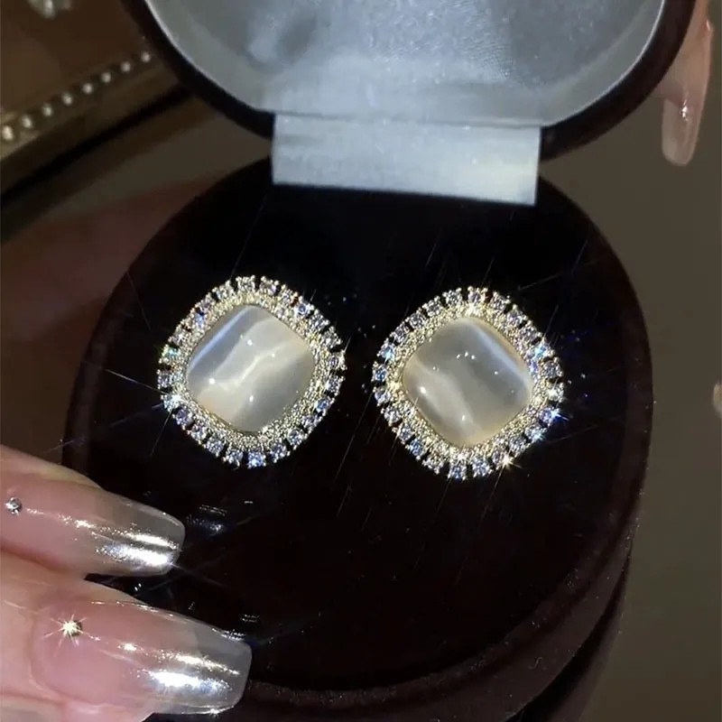 Elegant Vintage Style Cat-Eye Droplet Earrings | Sparkling S925 Silver & Rhinestone Accessories