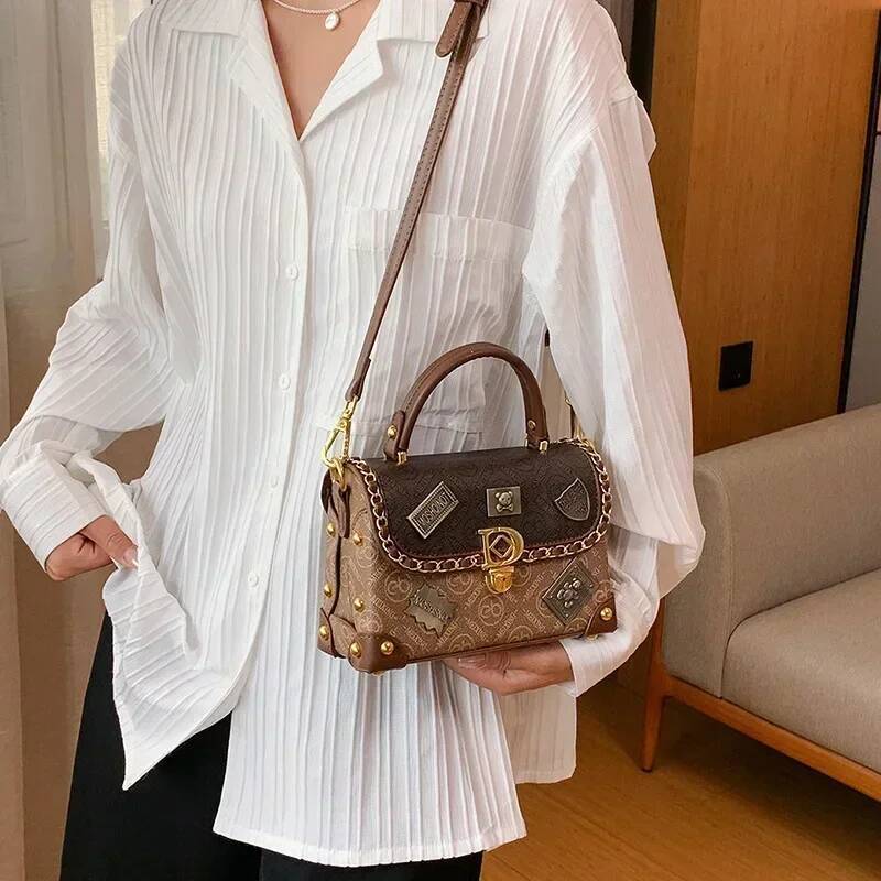 DHSM Vintage Patchwork Handbag Fashion Emed Girls Shoulder Bag European and American Badge Ladies Crossbody PU Material