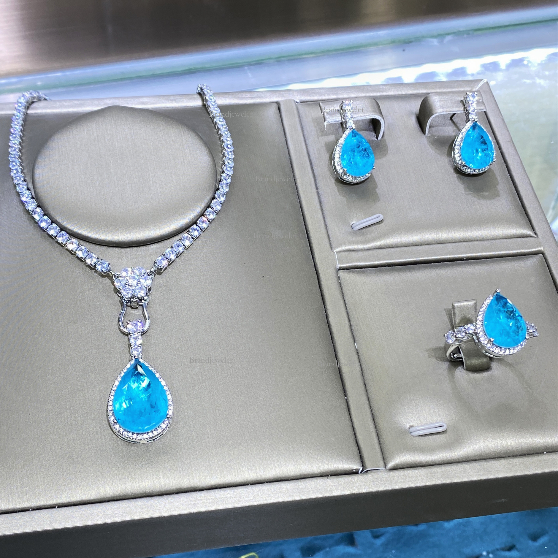 Cotton Padded Simulated Paraiba 2025 New Model Full Diamond Free Delivery Luxurious Open Ring Women's Elegant Pendant Designer Necklace Earrings 