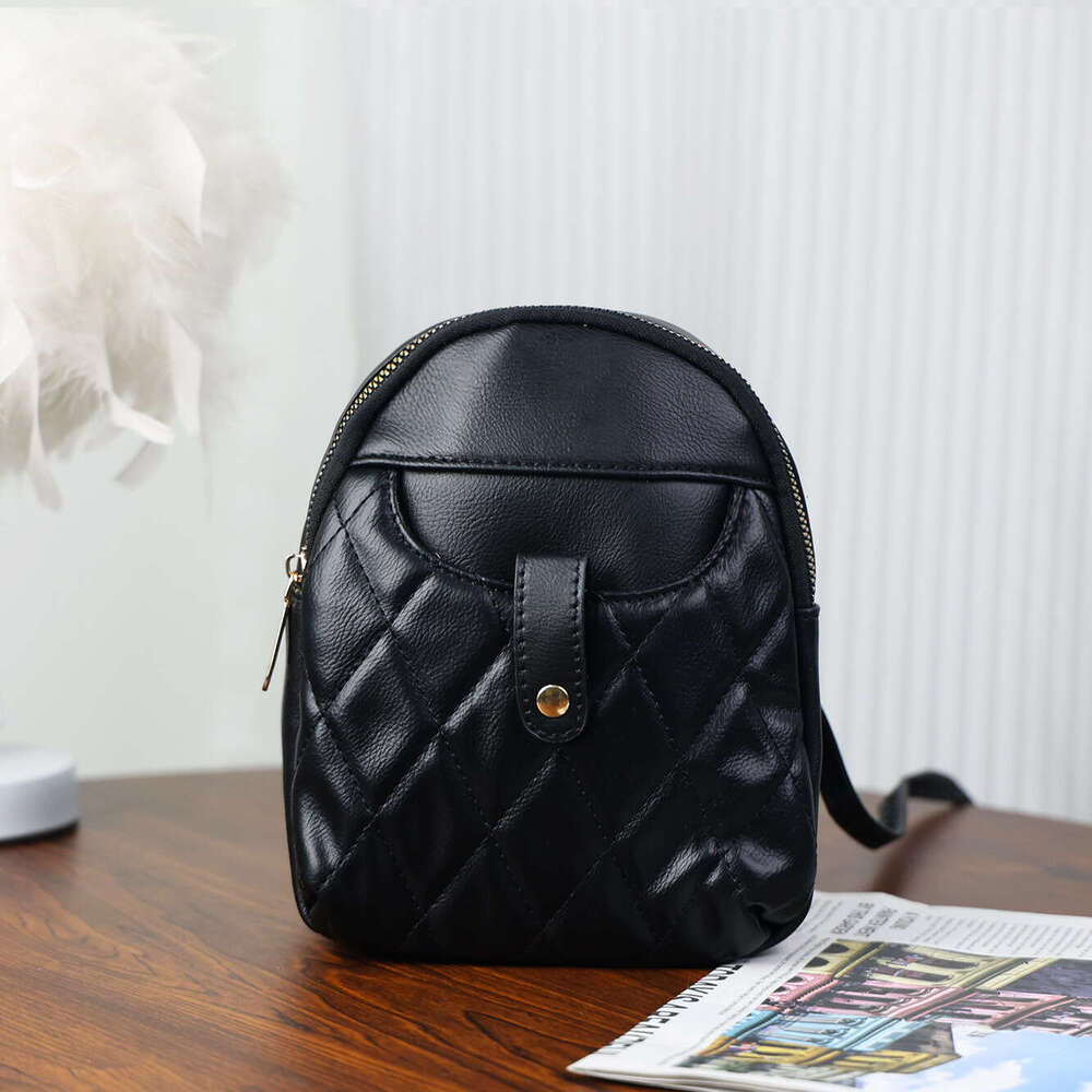New Luxury High-End Crossbody Bag for Women Soft Leather Single Shoulder Commuter Quilted Mini Backpack