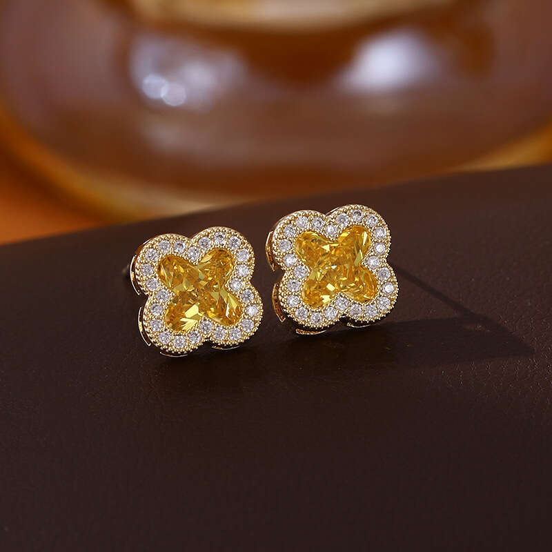 designer Four-Leaf Clover Zircon Summer Dopamine Niche Earrings Yellow Ear Piercing Studs Sier Needle Women