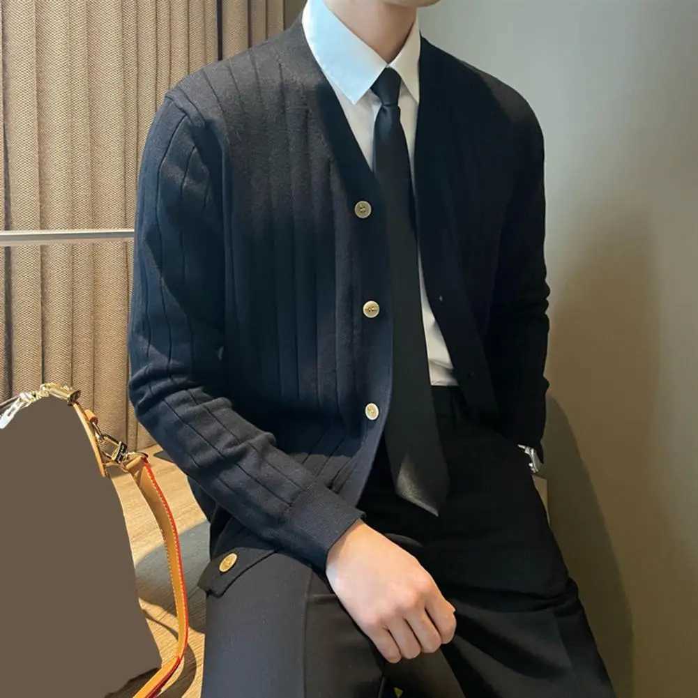 V-neck Cardigan Sweater Mens V Neck Knitted Cardigan Sweater Thick Warm Windproof Coat for Fall Winter Casual Daily Wear Z250621
