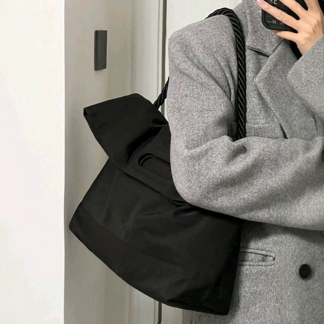 Free shipping designer Women Bag 2025 New Large Capacity Handbag Shoulder Bag Canvas Bag Versatile Commuter Bag Crossbody Bag Tote Bag