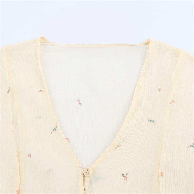 2025 Spring/Summer New Product Casual Women's Printed Shirt V-neck Buckle Decoration Fashionable and Versatile