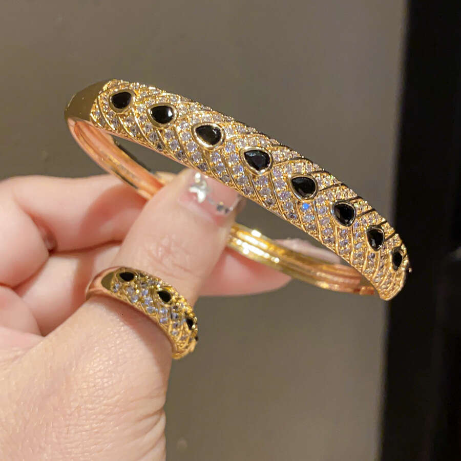 designer bracelet Real Gold Plated Zircon Water Drop Texture Clasp Palace Style Bracelet Light High-end Sense Jewelry