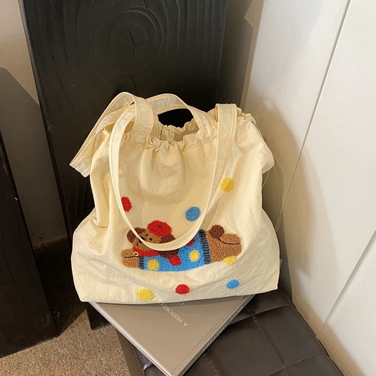Free shipping designer Women Bag Summer New Nylon Canvas Bag Casual Large Capacity Handbag Niche Ins Style Versatile Tote Bag