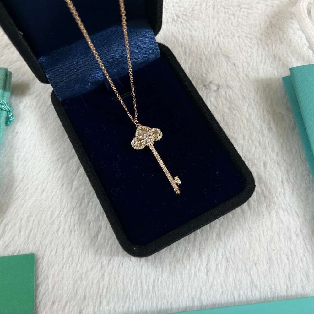 Brass High Version Iris White Shell Key Women's Trendy Necklace