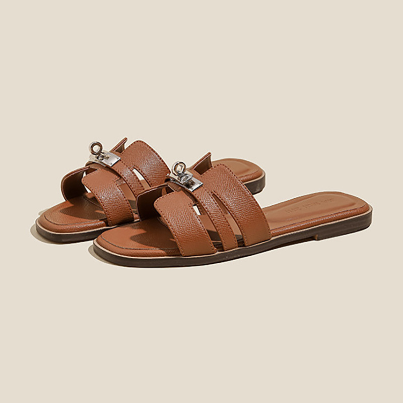 Designer Slippers for Women 2025 New one-strap slippers, fashionable and versatile summer outerwear, beach flat sandals, gold lock button slippers, Fr