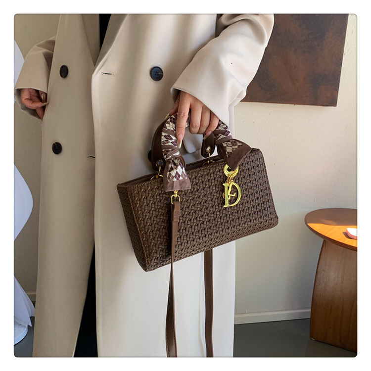 Free Shipping Designer Bag 2025 High-end D Brand Silk Scarf Woven Princess Luxury Bag Diana Bag Handbag Shoulder Crossbody Trendy Women's Bag