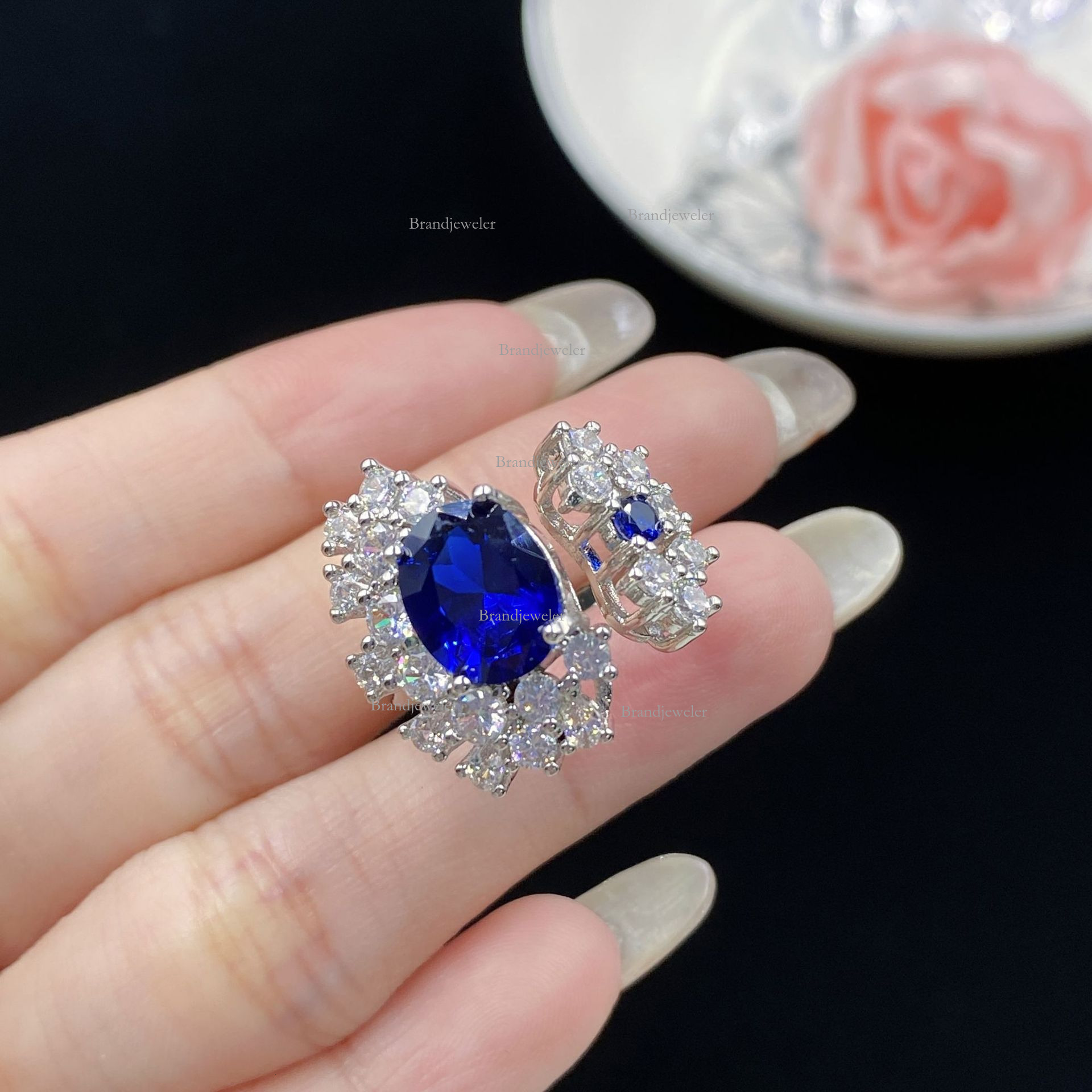 Sapphire Fluorescent Light Designer Necklace Color Changing Pigeon Egg Full Diamond Fashion Pendant Open Ring Model Set Free Delivery For Women Clavic