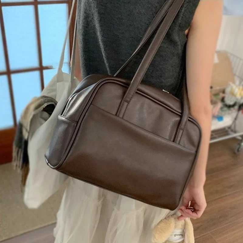 Large Capacity Womens Commuter Shoulder Bag Vintage Tote Pu Leather Ladies Underarm Bags Business Female Boston Handbags Purses XJ250620