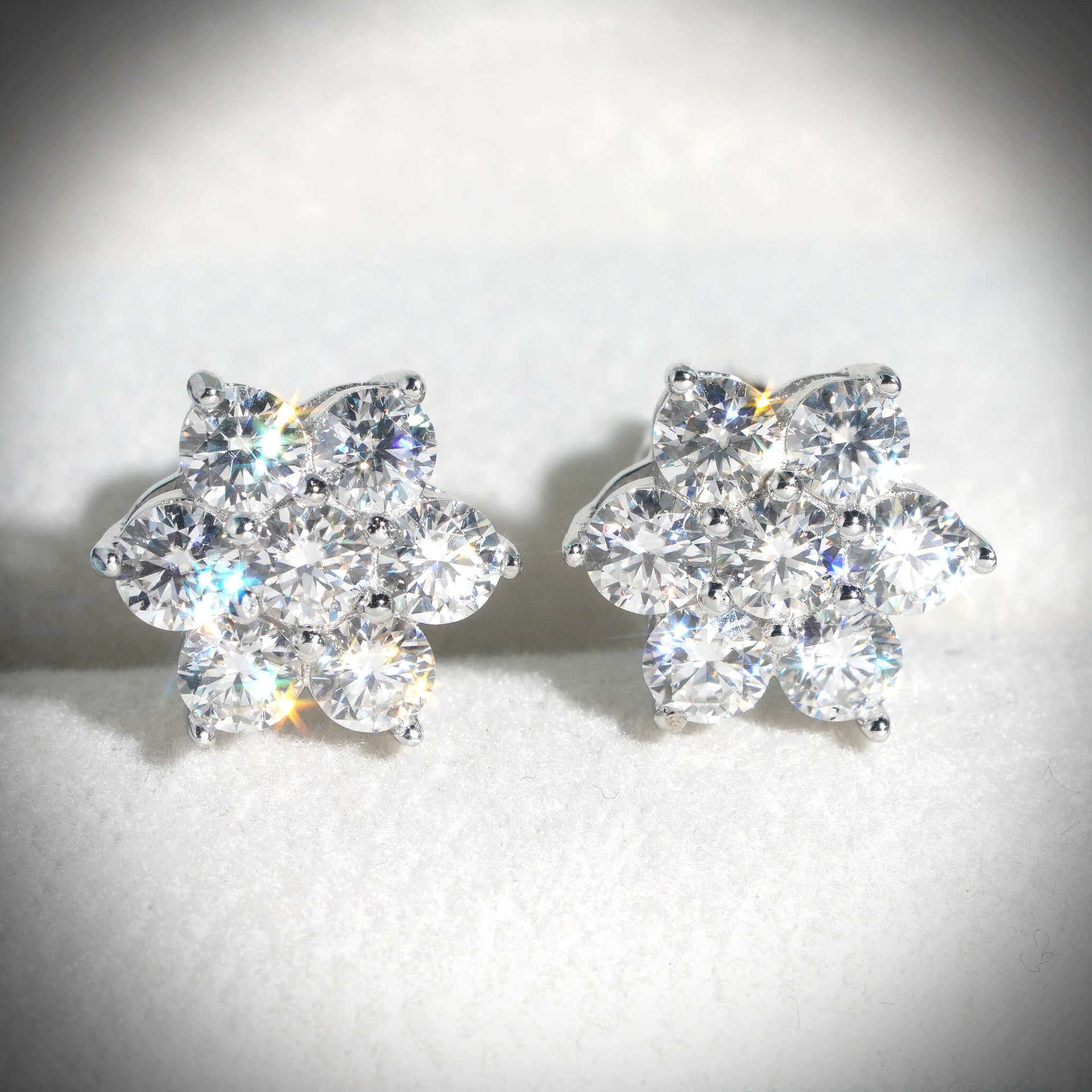 New S925 silver inlaid moissanite full flower studded earrings hip-hop hot selling simple and personalized earrings