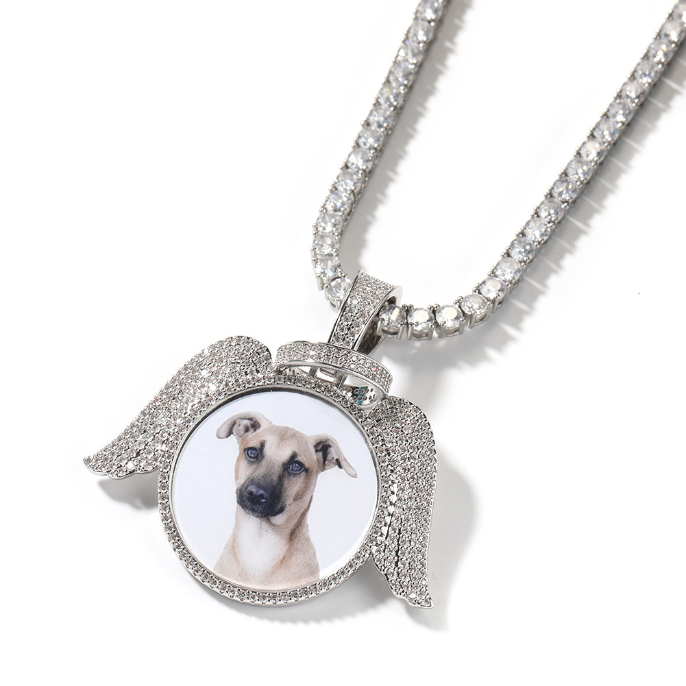 Angel Wings 30mm Circular Memory Photo Frame Pendant Necklace Personalized Diy Picture Hip Hop Creative Design Wolf Tide Rapper Hip Hop Memorial Jewel