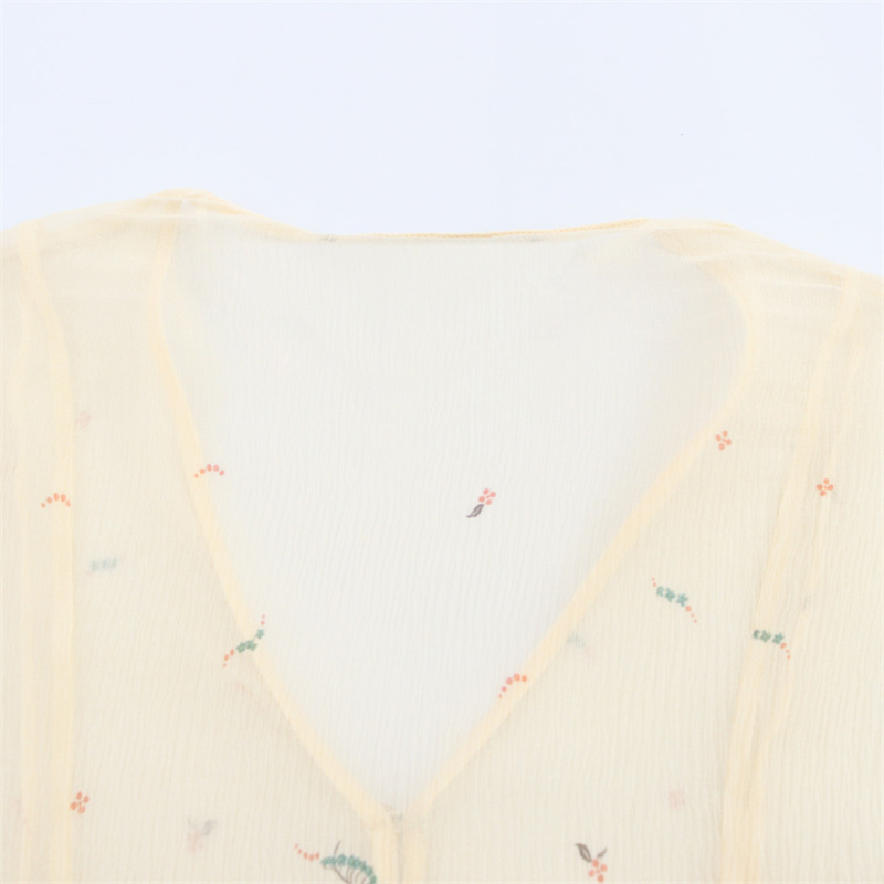 2025 Spring/Summer New Product Casual Women's Printed Shirt V-neck Buckle Decoration Fashionable and Versatile