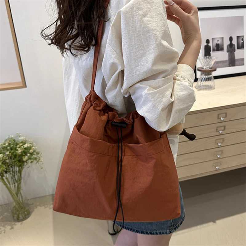 New Large Capacity Versatile Shoulder Bag for Womens Summer Popular Lightweight Shoulder Crossbody Bag Minimalist Tote Handbag XJ250620
