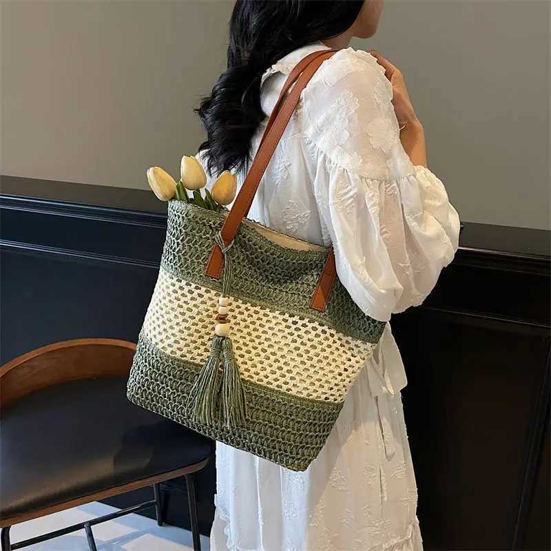 Large capacity braided bag color contrast striped grass braided bag summer new underarm bag shoulder bag XJ250627