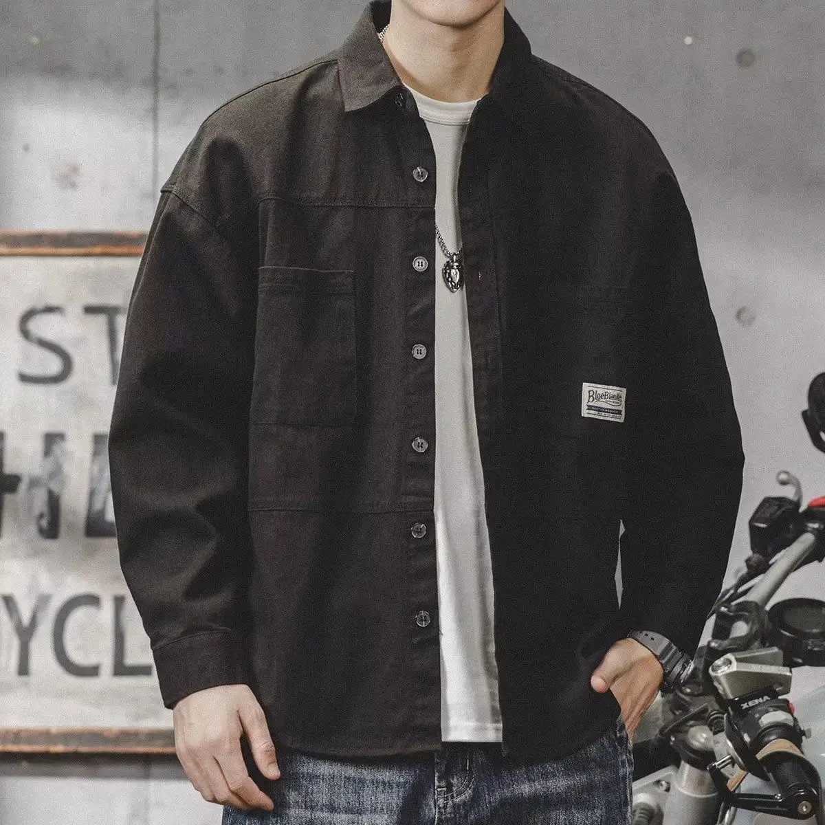 2023 Autumn New Loose Casual American Vintage Work Jacket Men Solid Square Neck Button Pocket Badge Patchwork Long Sleeve Shirt XJ250621