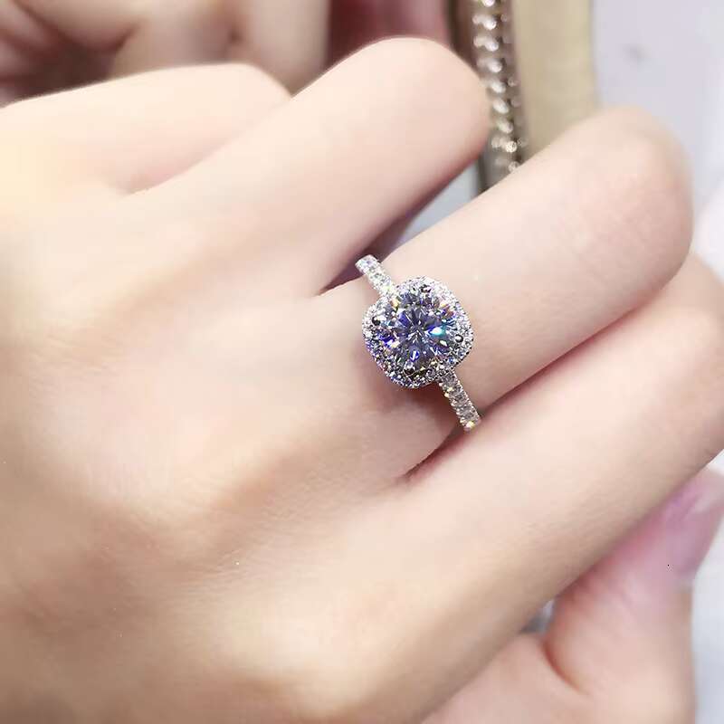 Factory Supply Discount Price Stainless Steel Silver Plated Moissanite Diamond Rings for Women