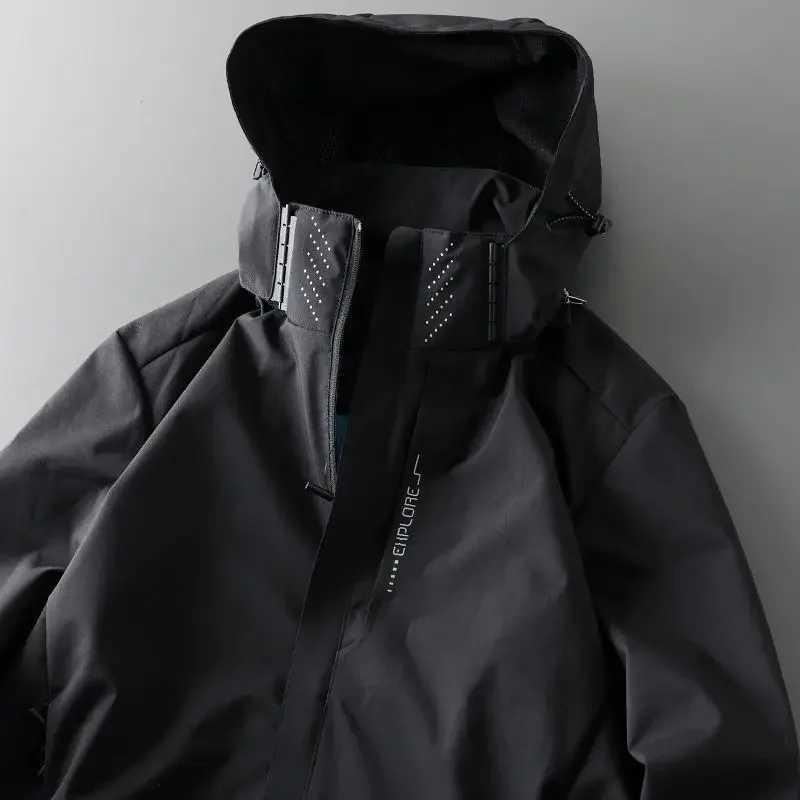 Mens American Style Outdoor Windproof Waterproof Jacket For Spring Summer Thin Regular Fit Sportswear XJ250621