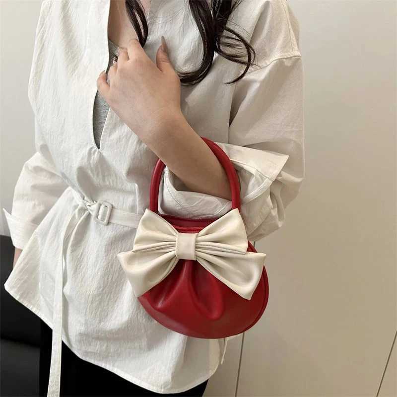 Girls New Round Handbag The Autumn 2025 Fashionable and Versatile Pleated Womens Bag Trend Bow Crossbody Bag XJ250620