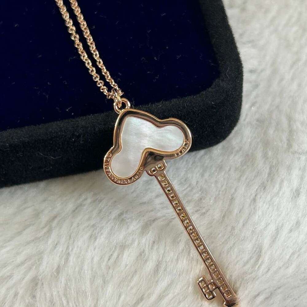 Brass High Version Iris White Shell Key Women's Trendy Necklace