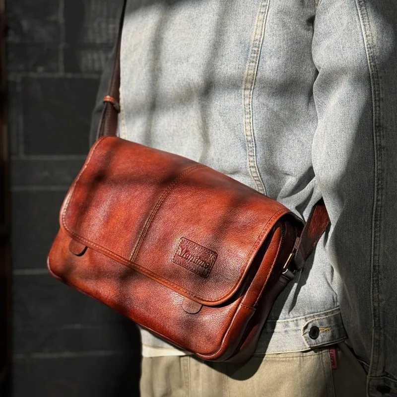 Leather shoulder bag mens messenger bag casual mens bag trendy high-capacity leather messenger bag tooling backpack. Z250621