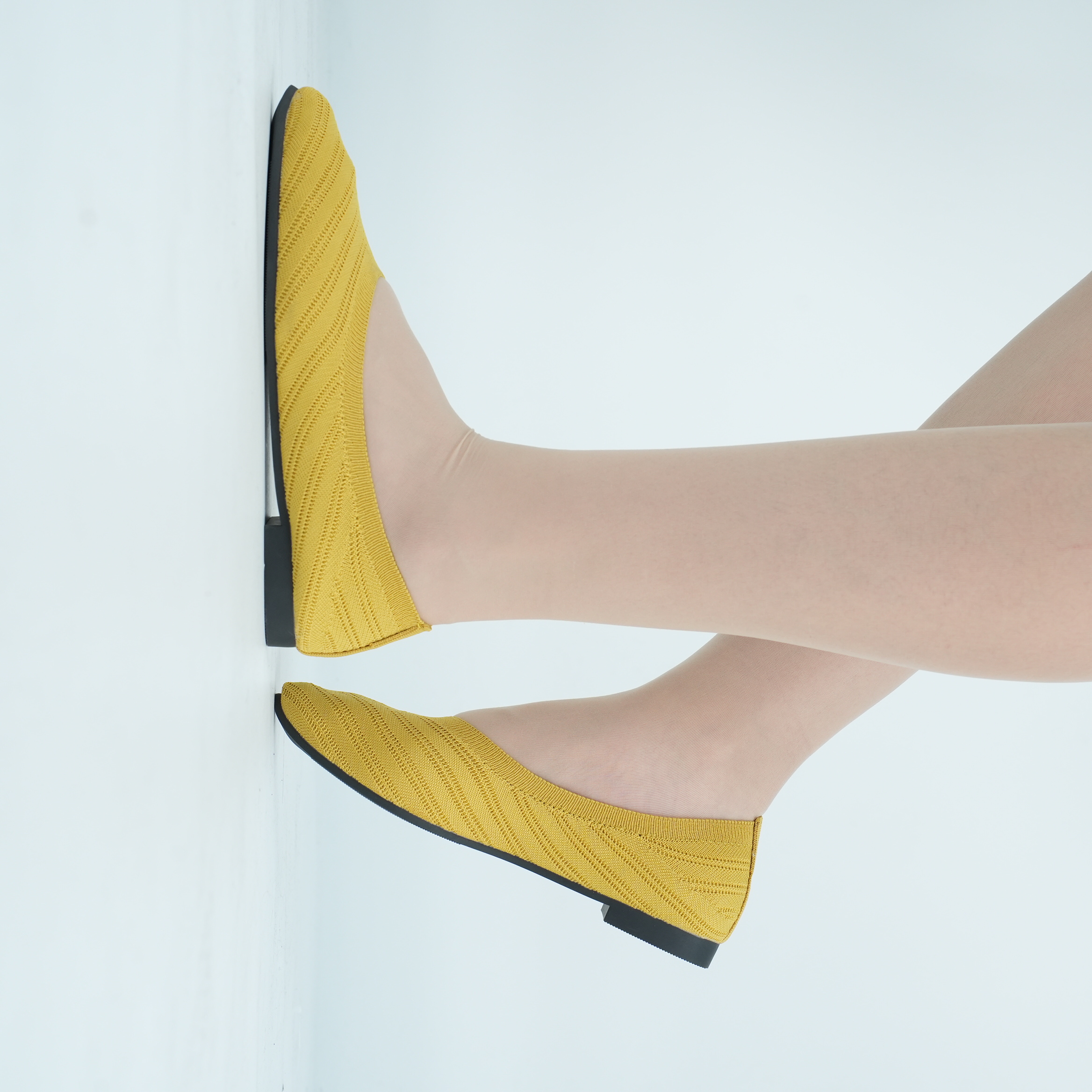 0630-Women's summer classic fashion, cut-out fly-knit single shoes breathable soft-soled heels are casual and versatile