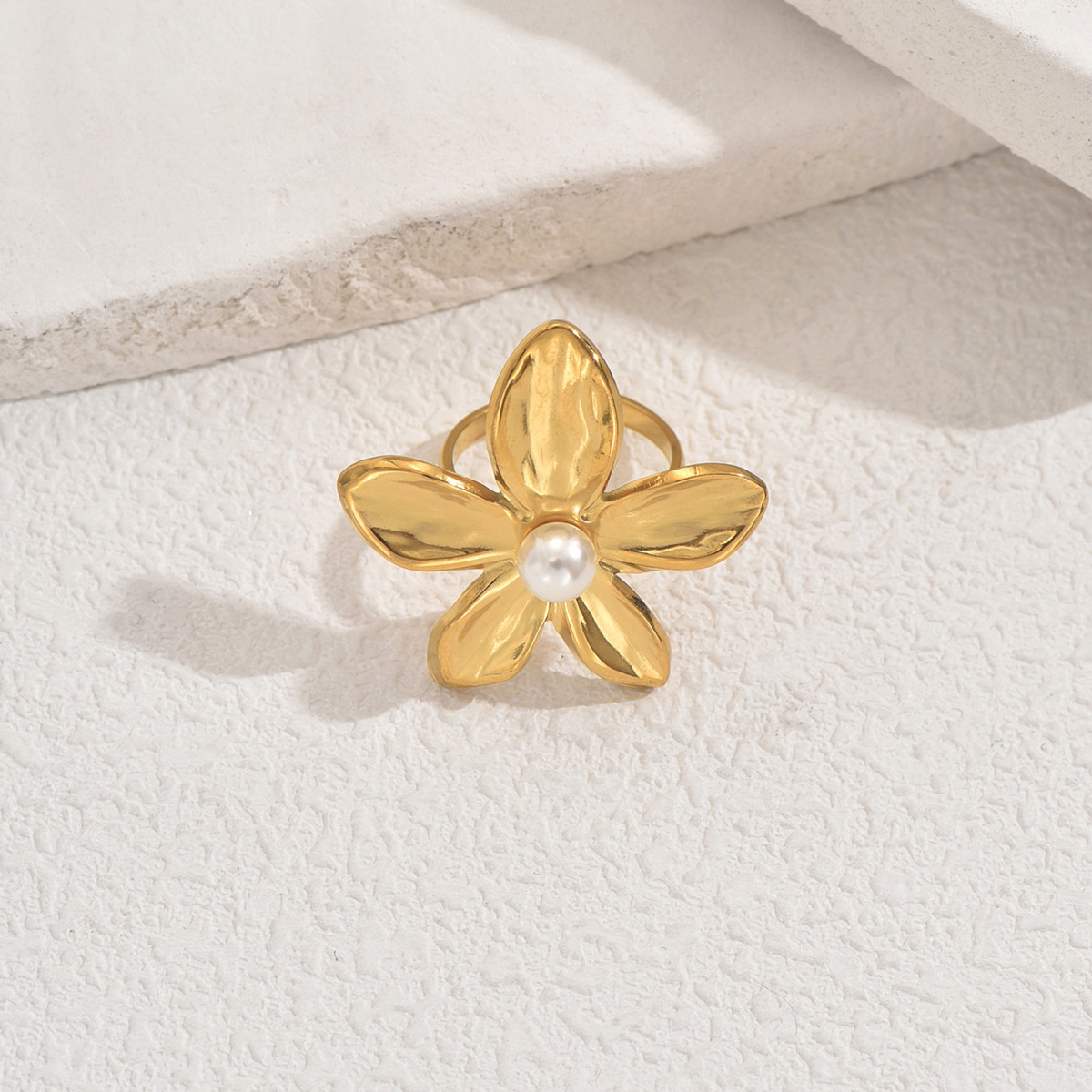 Style Women's Floral Inlaid Pearl Design Hlow Versatile Index Finger Ring